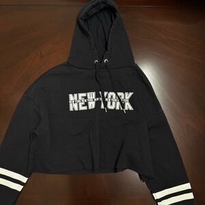 H&M New York Croppd Hoodie